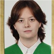 Estudiante de bachillerato científico tecnológico, graduada en ESO, imparte clases de ciencias generales para primaria